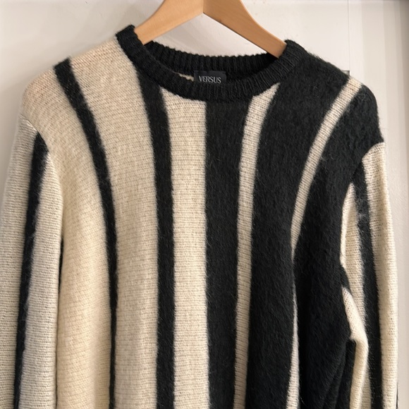 Versus by Versace Black & White Sweater - Luxury and Confort defined - Picture 4 of 11